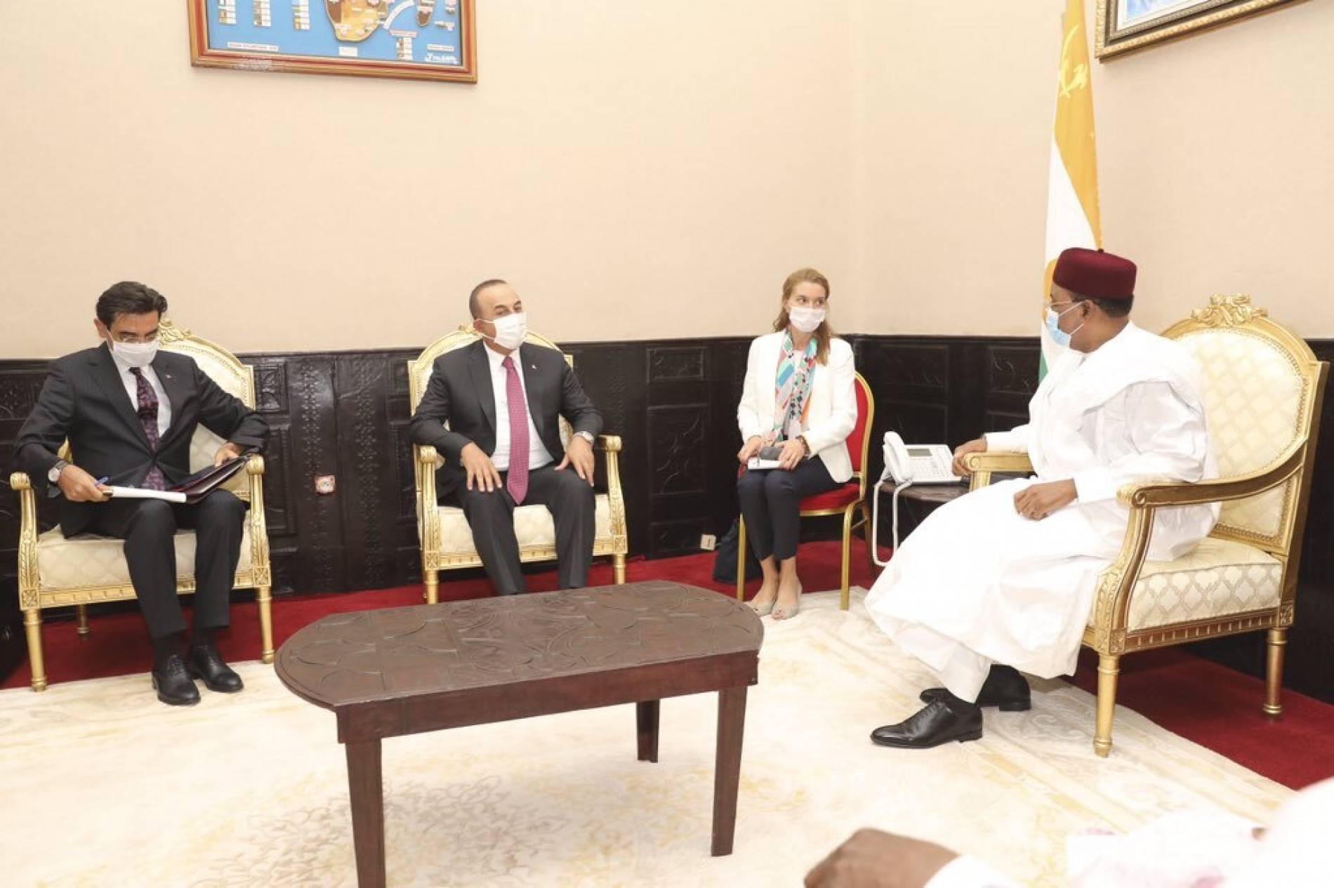 Le Président de la République reçoit une délégation turque : «J’ai transmis les salutations du Président Erdoğan ainsi que ses vœux de venir ici à Niamey», a déclaré M. Mevlüt Çavuşoğlu