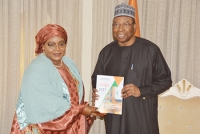 Remise du Rapport annuel d&rsquo;activit&eacute;s de l&rsquo;ARCEP au Chef du gouvernement : M. Ouhoumoudou Mahamadou s&rsquo;enquiert du bilan d&rsquo;activit&eacute;s de l&rsquo;Institution au titre de l&rsquo;ann&eacute;e 2021