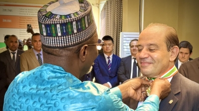 L’Ambassadeur d’Égypte décoré Commandeur de l’Ordre du Mérite du Niger