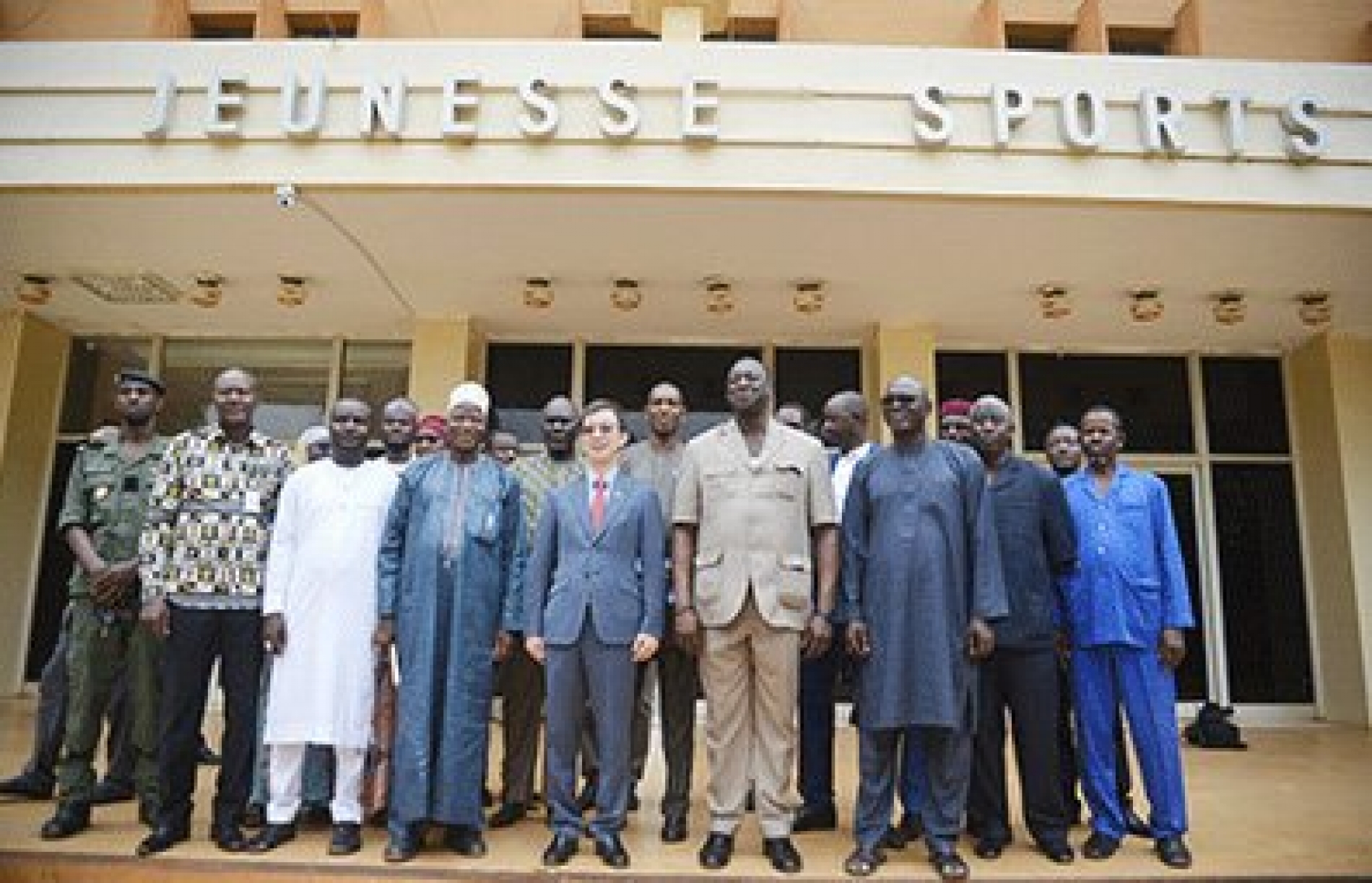 Visite du ministre de la Jeunesse et l’Ambassadeur de Chine au Niger au Stade Général Seyni Kountché : Rénovation et remise aux normes internationales du SGSK