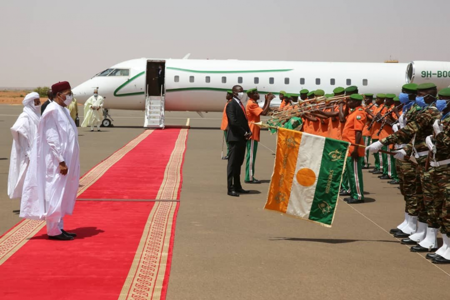 Fin du Sommet des Chefs d’Etat du G5 Sahel à Nouakchott (Mauritanie) : Le Président Issoufou Mahamadou a regagné Niamey hier après- midi