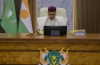Monsieur le Président, pour la sécurité du Niger, qu’il vous plaise d’entendre la vérité : Vous êtes dans l’erreur, car vous n’avez ni la détermination d’un Ibrahim Traoré, ni l’opiniâtreté d’un Hassimi Goïta. On ne règle pas un problème avec celui