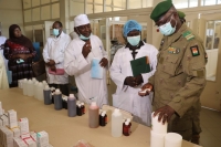 Visites du ministre de la Sant&eacute; Publique, de la Population et des Affaires sociales : Le M&eacute;decin Colonel Garba Hakimi s&rsquo;informe de la disponibilit&eacute; des produits pharmaceutiques
